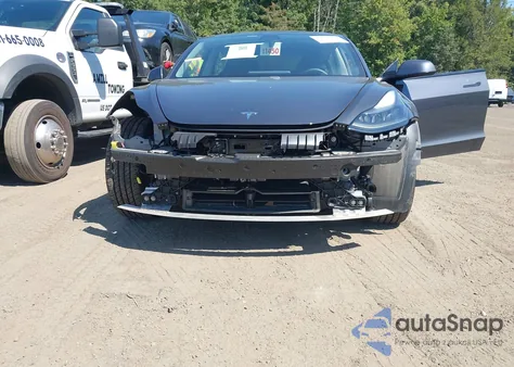 2021 Tesla Model 3 Long Range Dual Motor All-Wheel Drive z USA, uszkodzony, nr VIN 5YJ3E1EB9MF975098